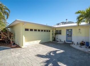 6933 S Shore Dr S, South Pasadena, FL 33707