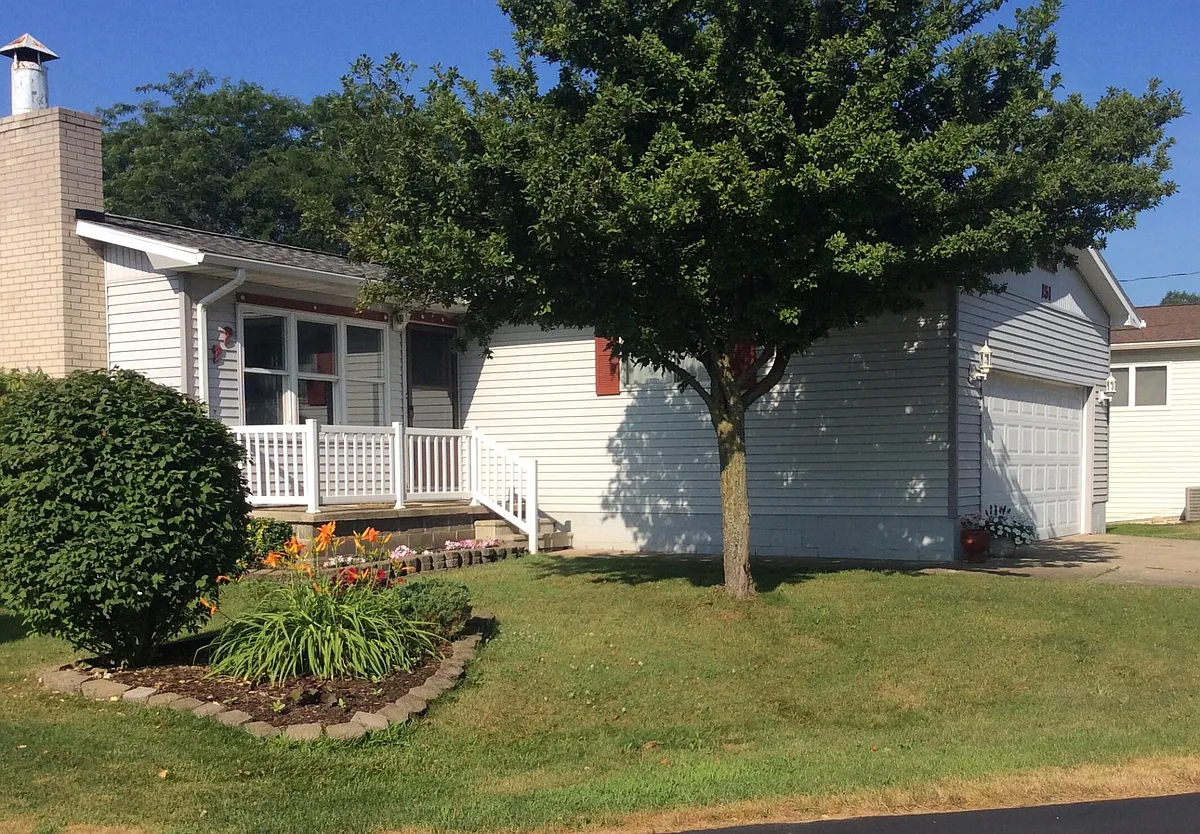 Building Photo - Claremont Cir