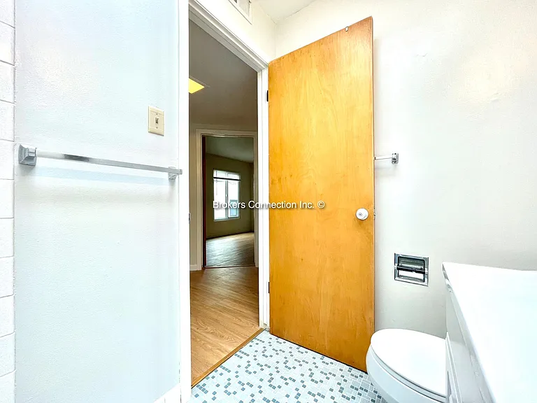 1649 12th Ave #8 — Photo 15
