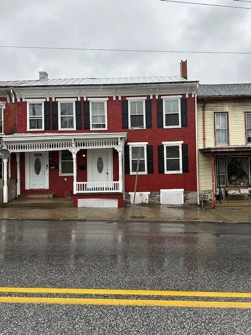 Introducing 2-bedroom, 1.5-bathroom row-home located in Annville Cleona School District of Annvil... — Photo 1