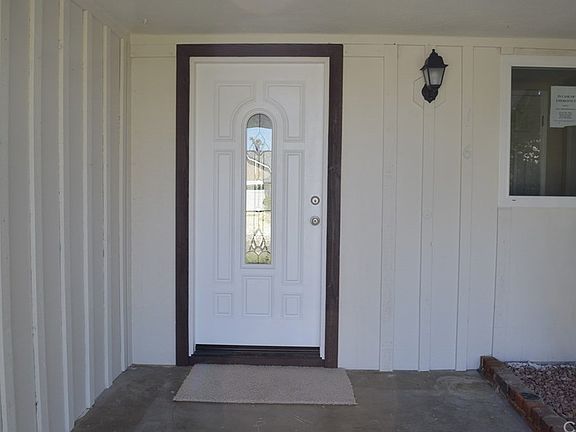 5th image of 1960 Pine Crest Dr