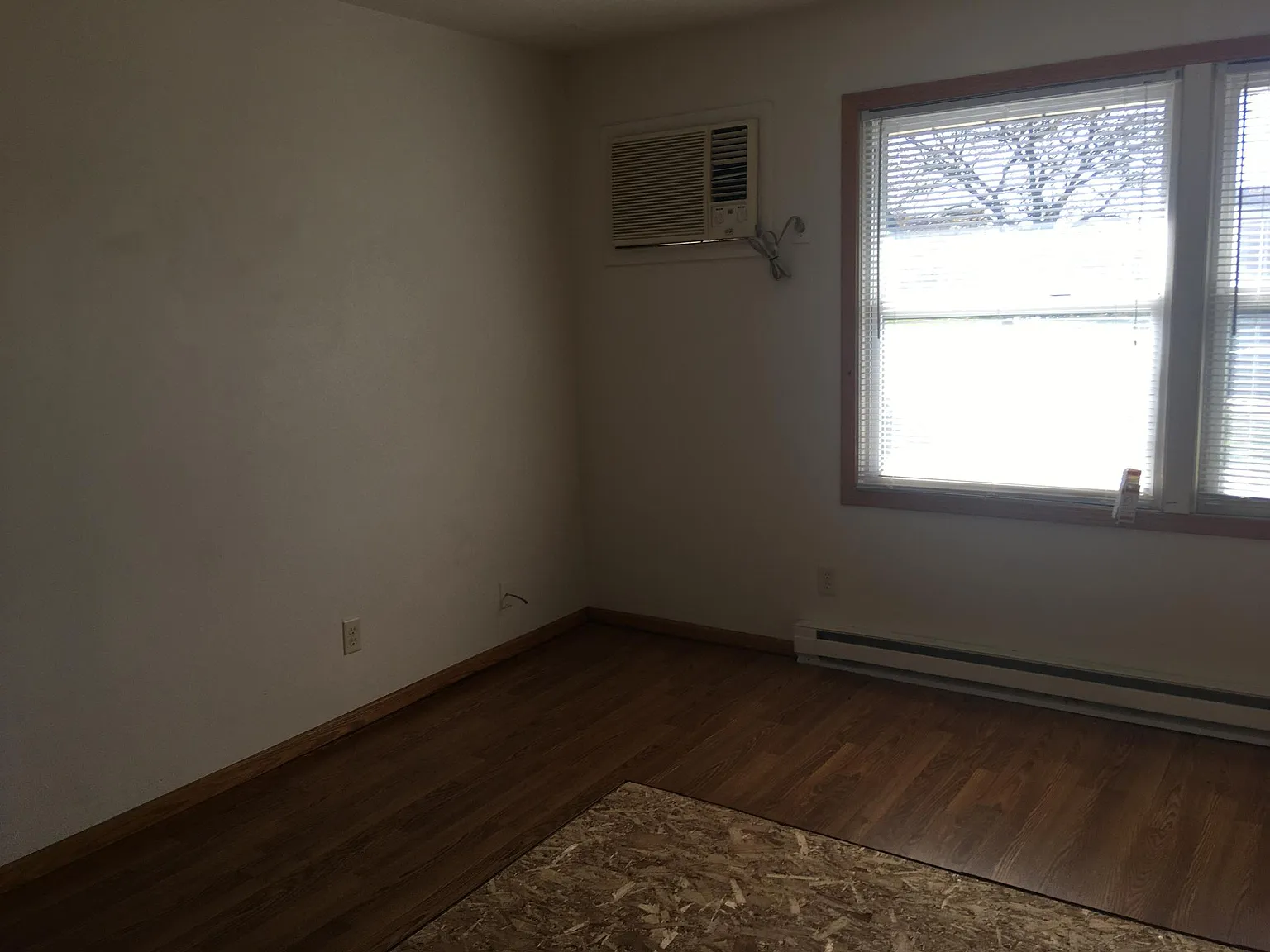 2 bed, 950 sqft, $895 — Photo 3