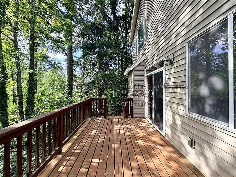 5758 NE Damsel Dr — Photo 14
