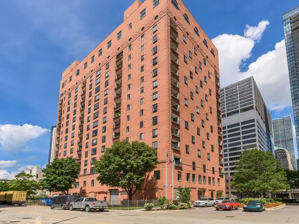 345 N Canal St APT 1402, Chicago, IL 60606