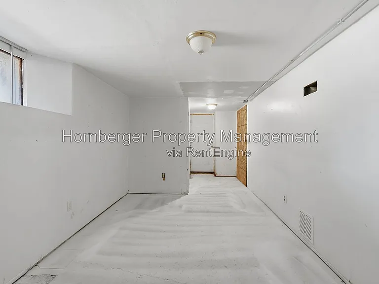 1128 W Spofford Ave — Photo 18