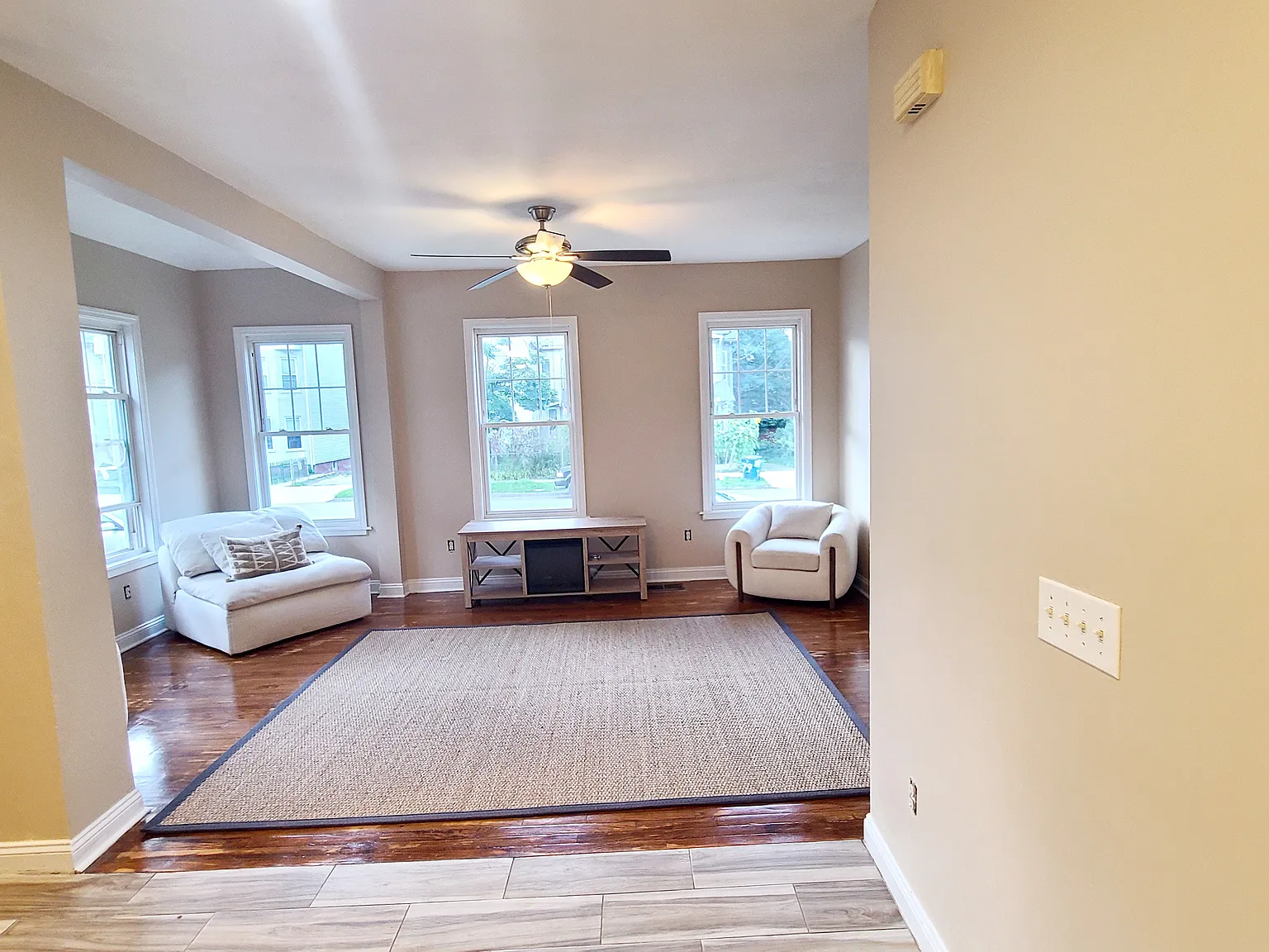 3 bed, 1250 sqft, $2,700 — Photo 1