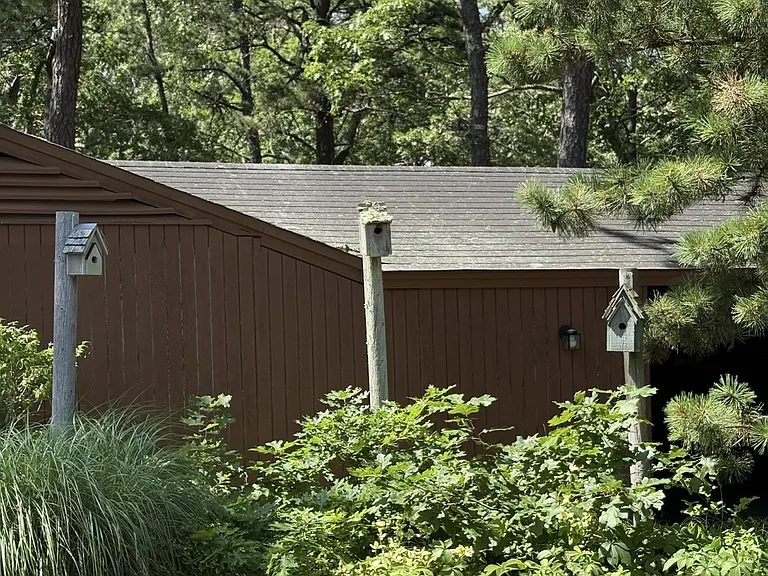 Lily Pond Apartments — Photo 11
