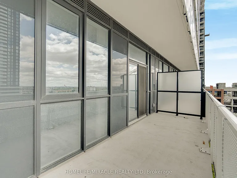 28 Interchange Way #702 — Photo 23