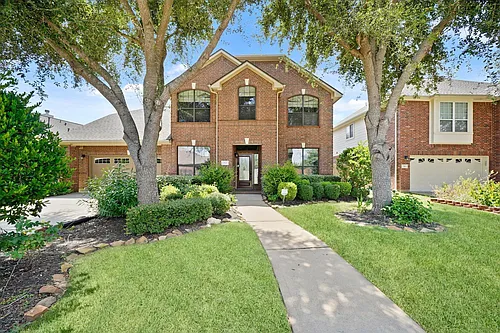 714 Coggins Point Way Photo 1
