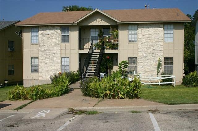 This picture taken October 2011. Unit available is bottom le