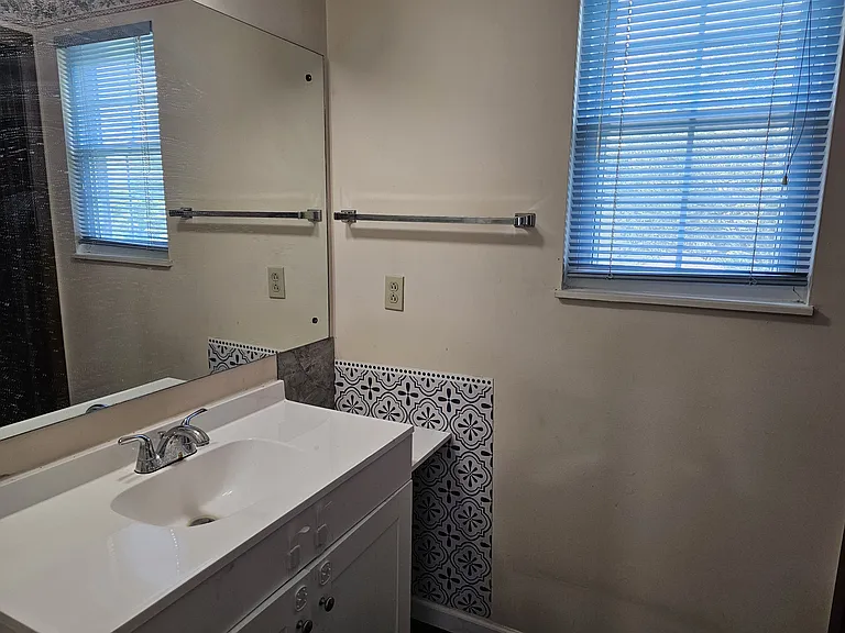 605 Waterford Dr — Photo 10
