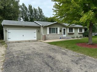 355 Kevin Dr, Spicer, MN 56288