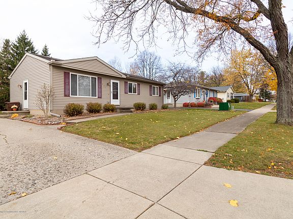 2nd image of 936 Warner Ave