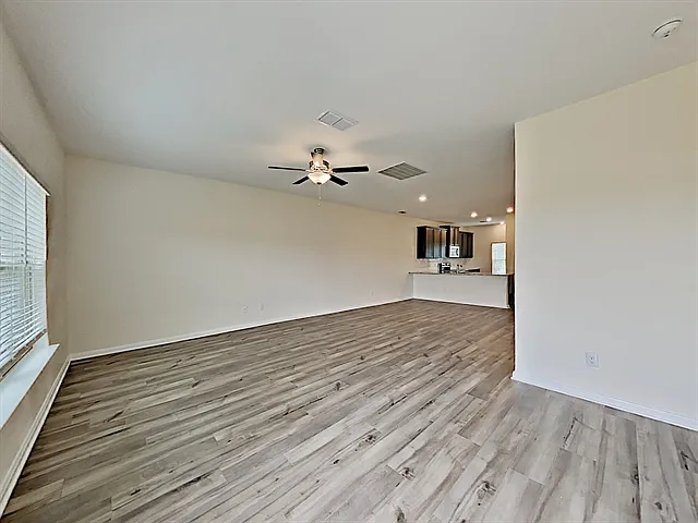 3149 Bowen St — Photo 6