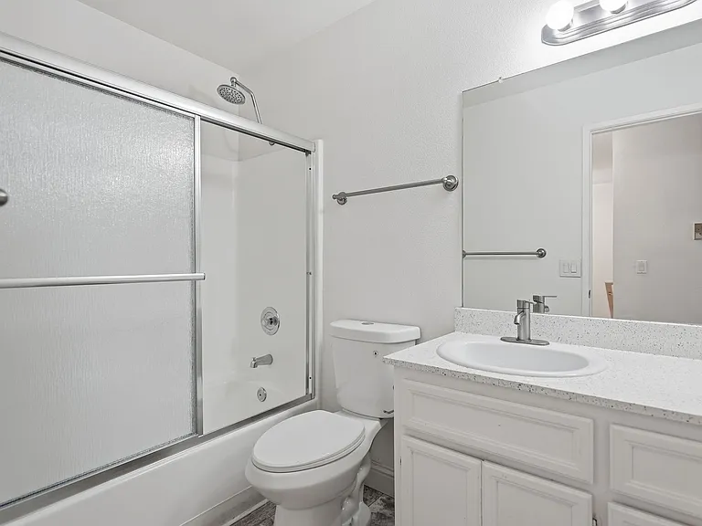 775 9th St #D — Photo 9