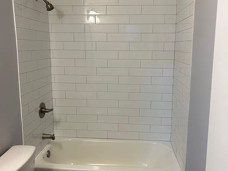 450 Camp Creek Cir #B — Photo 3