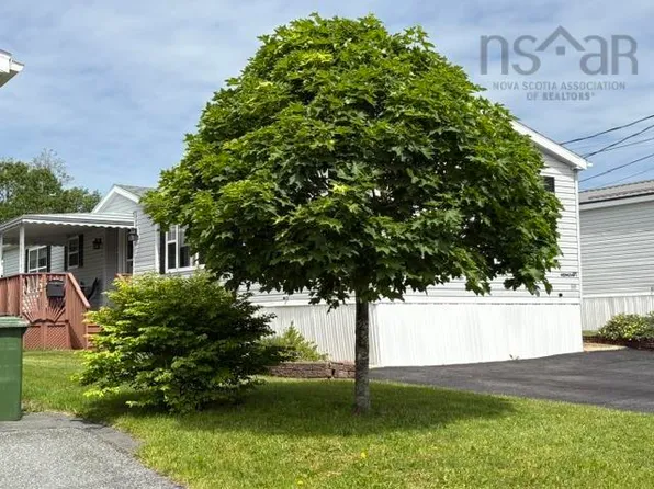 10 Osprey Ct, Bridgewater, NS B4V 4E3