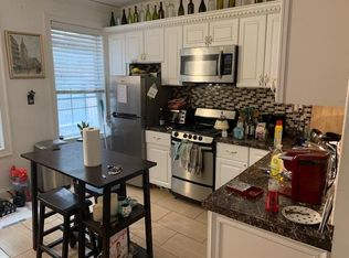 17 Cleveland Pl APT 3, Boston, MA 02113