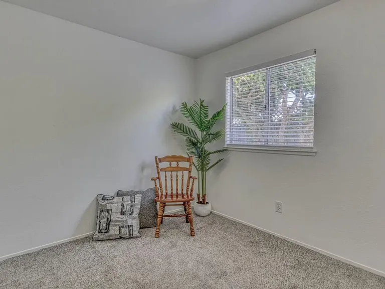 312 Grace Cir — Photo 14