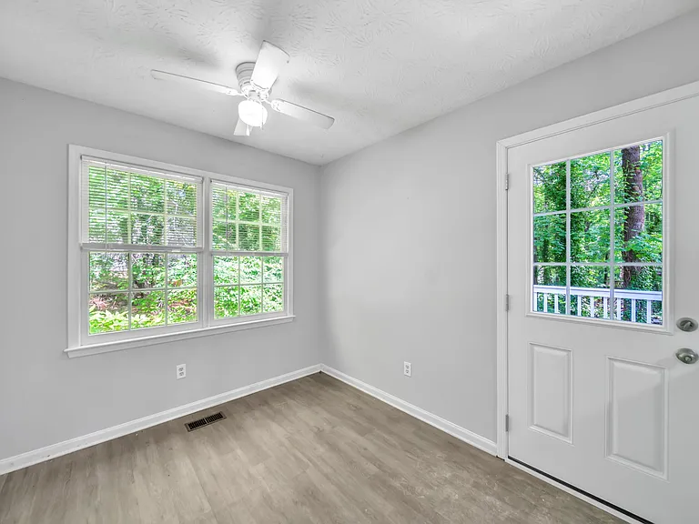 608 Wood Ridge Dr — Photo 13