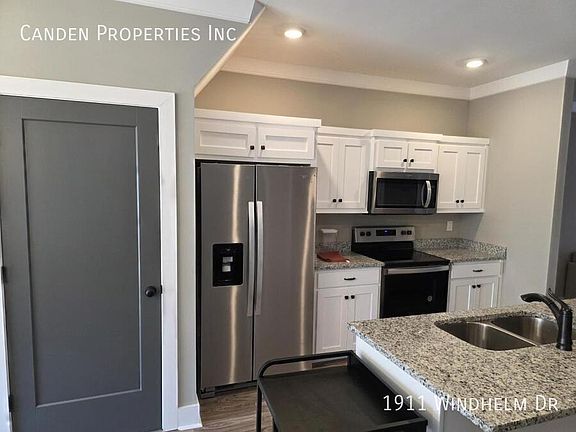 3rd image of 1911 Windhelm Dr