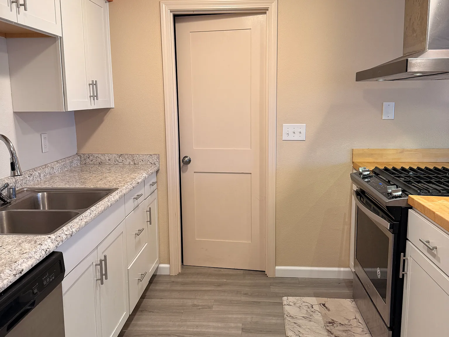 3 bed, 1000 sqft, $2,200 — Photo 4