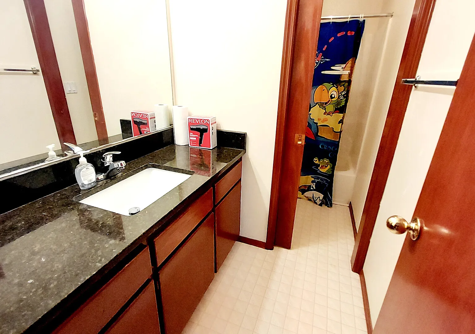 Family Friendly 4B 3Ba Fully Furnished Home — Photo 4
