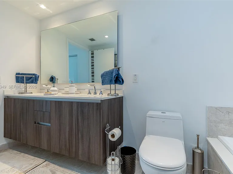 488 NE 18th St #4708 — Photo 15