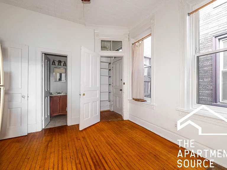 1820 S Throop St #1R — Photo 6