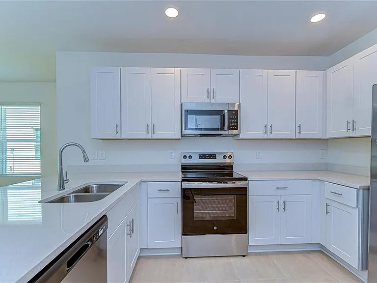 13341 Tropical Breeze Way — Photo 7