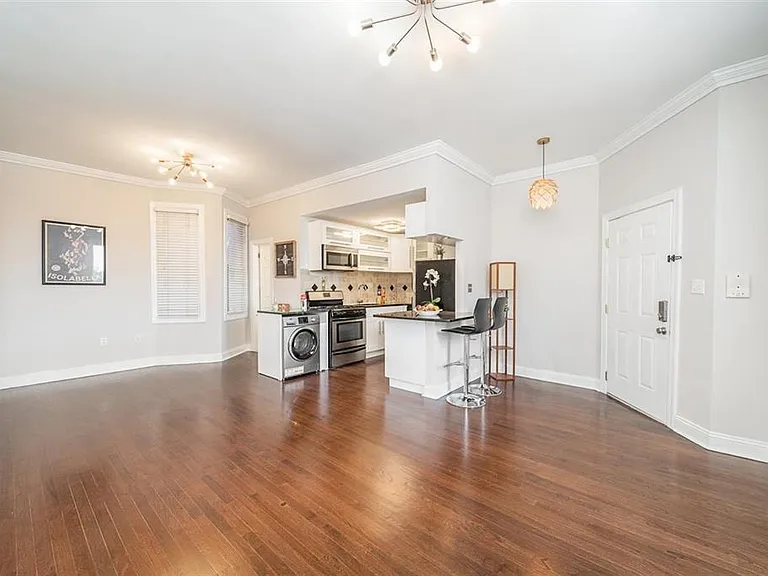 372 Communipaw Ave #4L — Photo 3