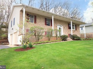 568 Longbarn Rd, State College, PA 16803