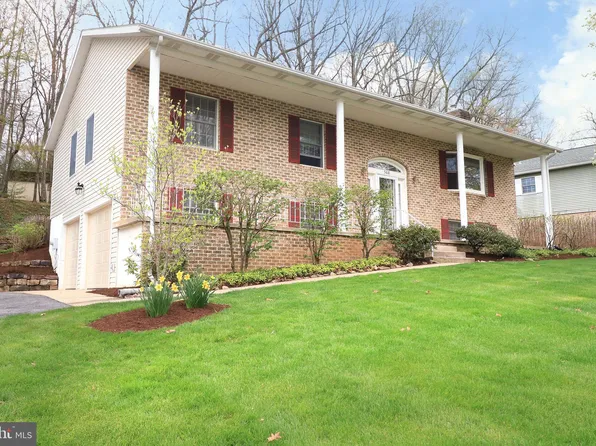 568 Longbarn Rd, State College, PA 16803