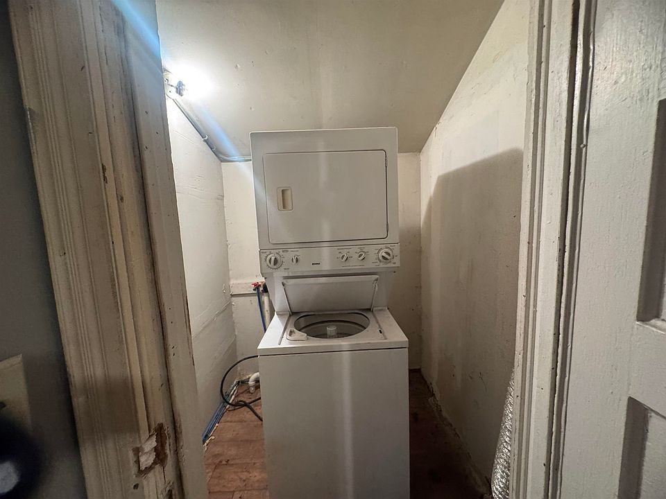 13th image of 602 Ripley St