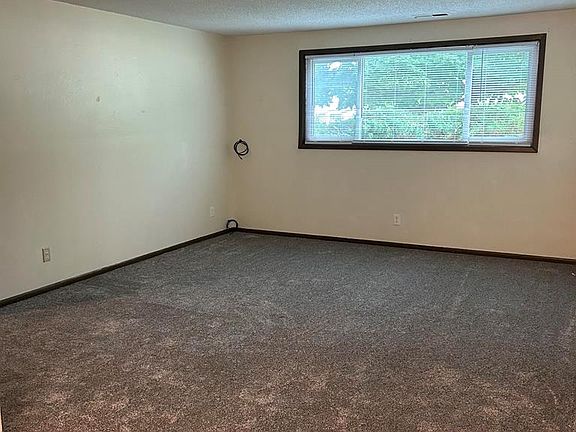 4th image of 1454 N 31st St