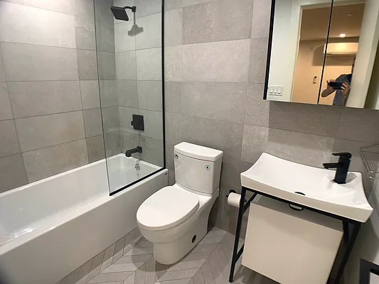 Rented by Tapiro Realty | media 4