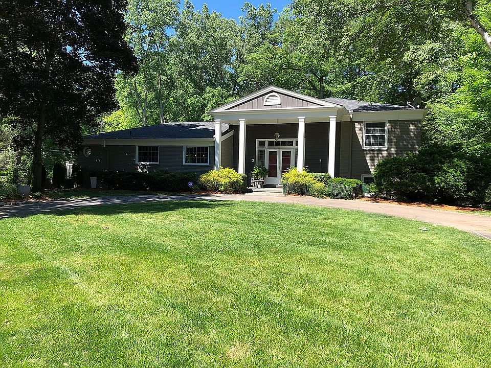 1st image of 32721 White Oaks Trl