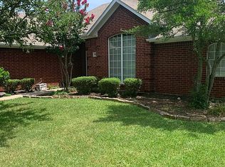 1102 N Main St, Leonard, TX 75452