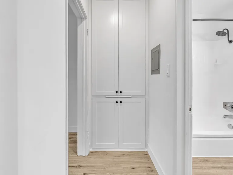 1055 Loma Ave — Photo 16