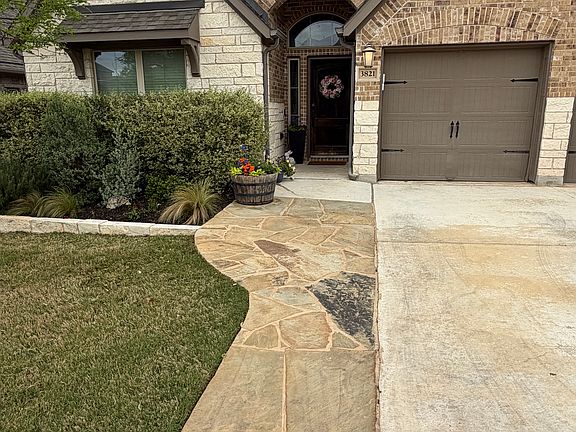 3rd image of 3821 Mercer Rd