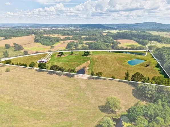 2232 Will Thompson Rd, Walling, TN 38587