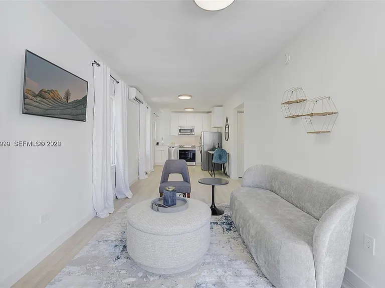 421 75th St #4 — Photo 7