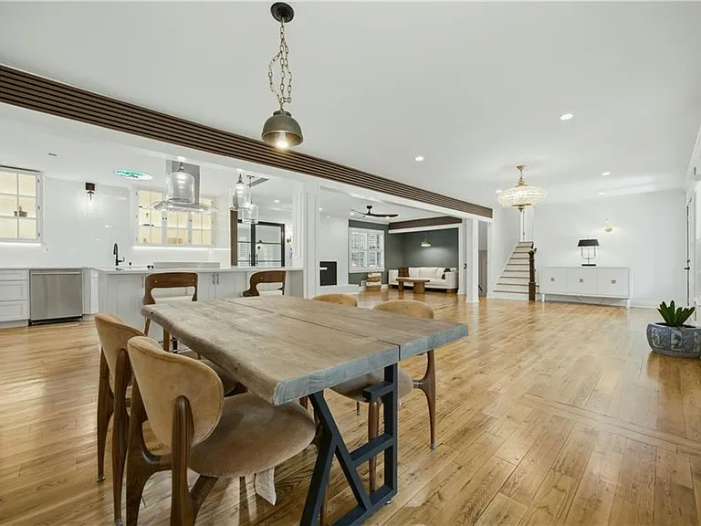 2220 Spring Mill Cv — Photo 12