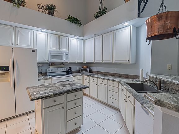 3rd image of 1580 SW Harbour Isles Circle #73