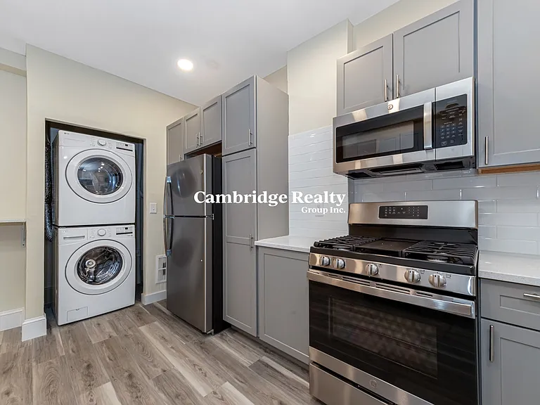 44 Brackett St #3T — Photo 5