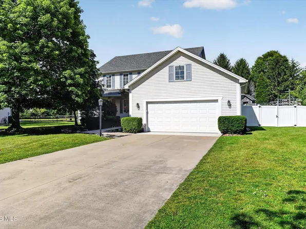 1369 Austin Ct, Perrysburg, OH 43551