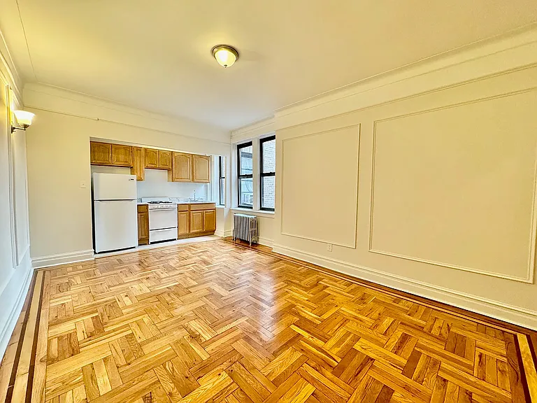 26-80 30th St #3B — Photo 3