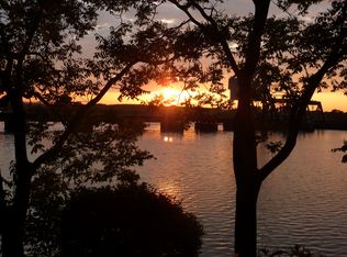 268 Sunset Ky, Secaucus, NJ 07094