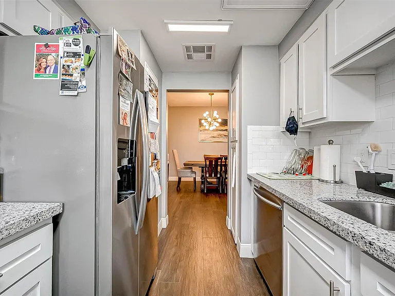5150 Hidalgo St #402 — Photo 37