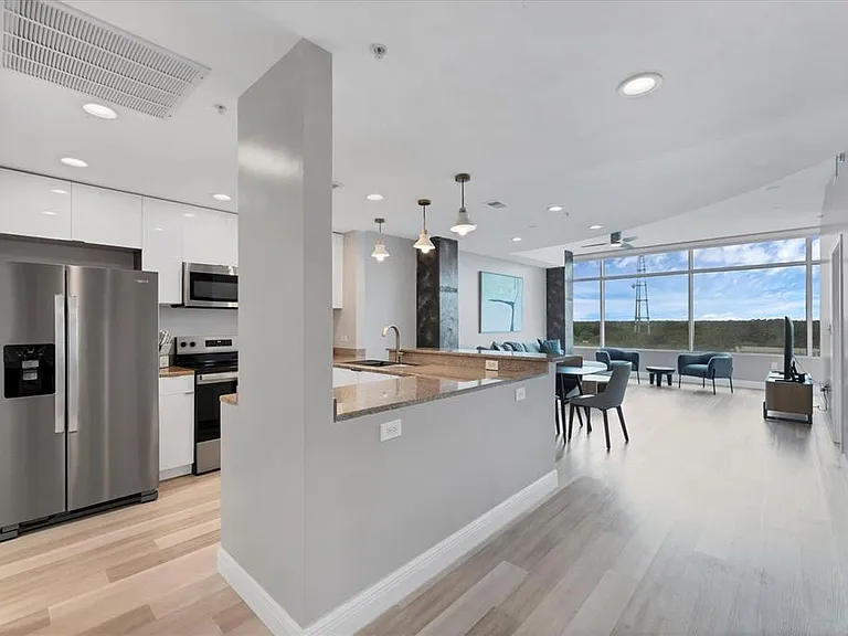 525 E Jackson St #705 — Photo 14
